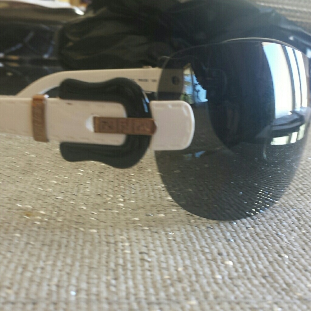 Fendi sunglass